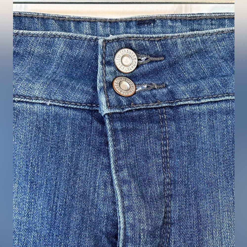 Levi’s 526 Slender Boot Women’s Jeans Size 12M - Picture 2 of 11